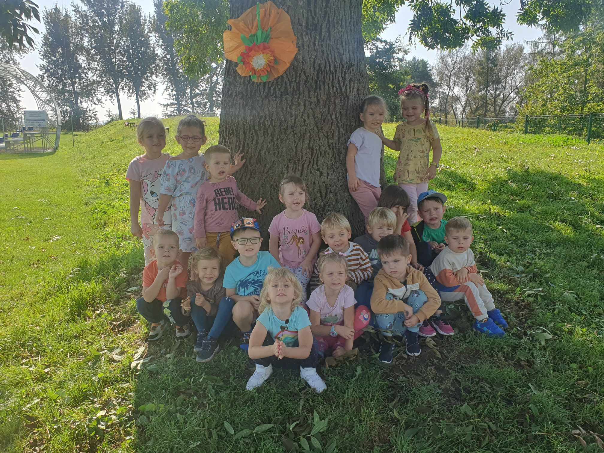 „Przytul drzewo”